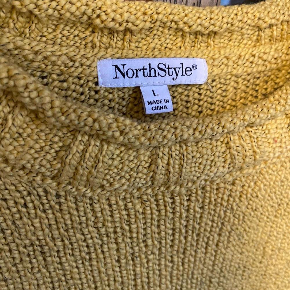 Northstyle Sweater